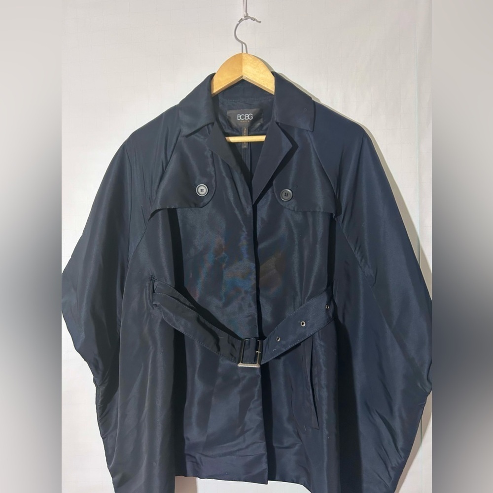 BCBG Paris Women’s Waist Belted Snap Cape Jacket Size 4 dark navyy blue black - Picture 8 of 11
